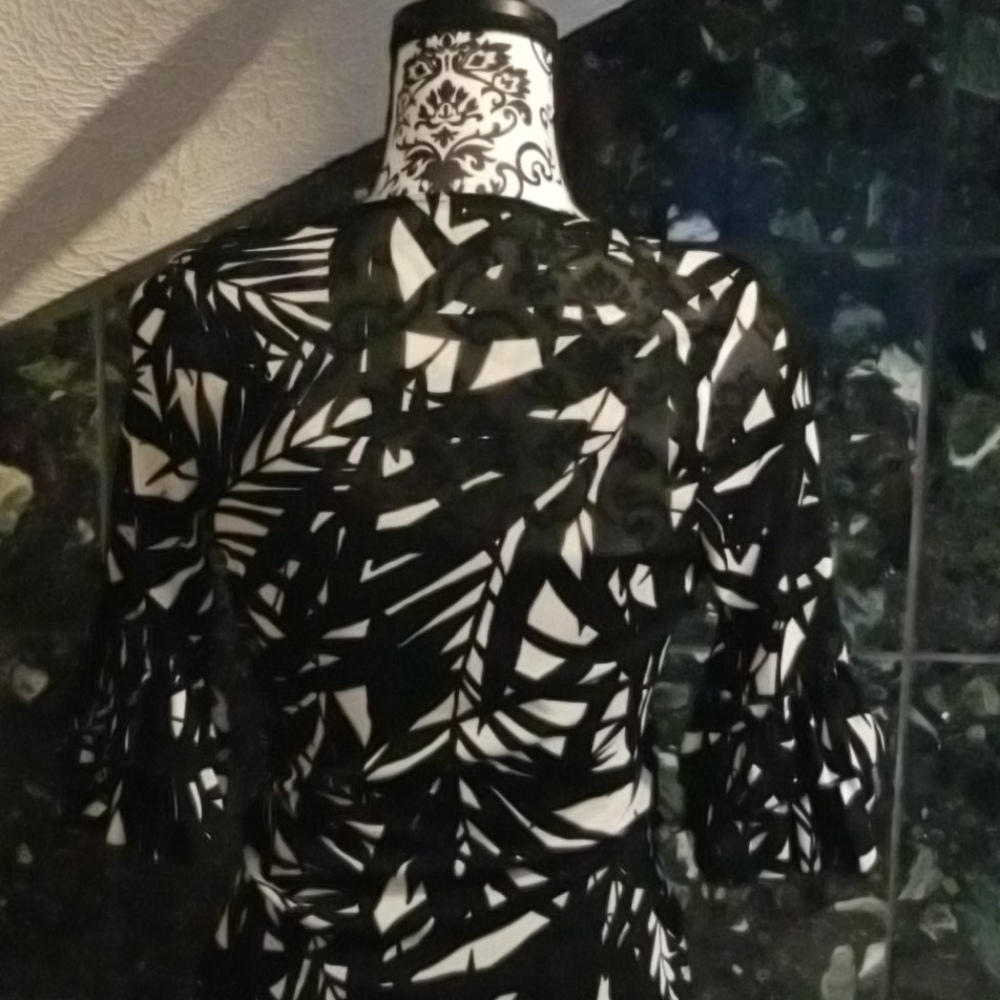 Adorable blouse - Picture 6 of 9